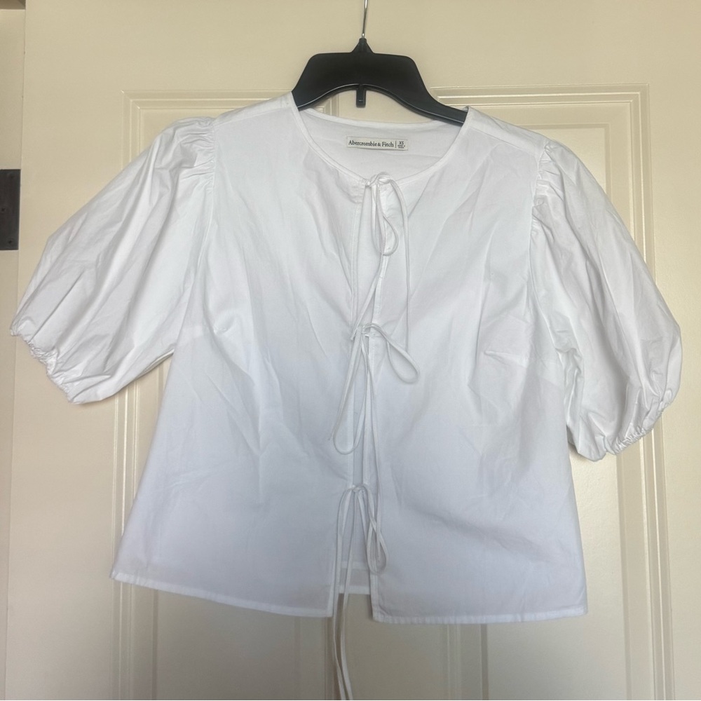 Abercrombie & Fitch White Short-Sleeve Tie-Front Top